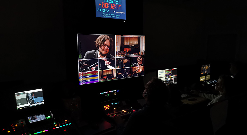 BMD URSA Broadcast¡BBlackmagic Camera Fiber Converter¡BBlackmagic Studio Fiber Converter¡BATEM Constellation 8K¡BATEM 1 M/E Broadcast Panel