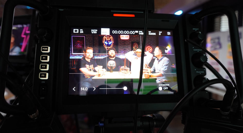 Blackmagic Studio Camera 4K Pro�BATEM Mini Extreme ISO�BHyperDeck Studio HD Plus�BDaVinci Resolve