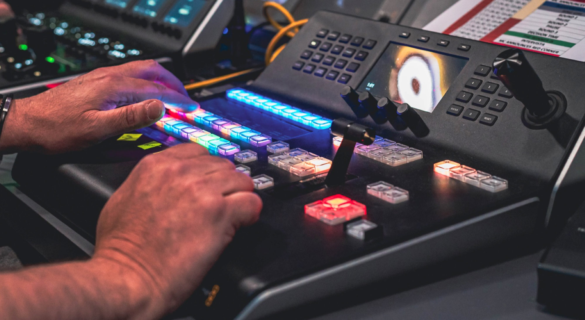 #URSA Broadcast G2、#Blackmagic Studio Camera 4K Pro、#Blackmagic Micro Studio Camera 4K G2、#Blackmagic Camera Fiber Converter、#Blackmagic Studio Fiber Converter、#ATEM 4 M/E Constellation 4K、#ATEM 1 M/E Advanced Panel 10、#ATEM Mini Extreme ISO、#ATEM SDI Extreme ISO、#DeckLink Quad 2、#HyperDeck Studio 4K Pro、#HyperDeck Shuttle HD、#Blackmagic 2110 IP Converter、#Blackmagic Videohub 40x40 12G、#Blackmagic Videohub 20x20 12G、#DaVinci Resolve Studio