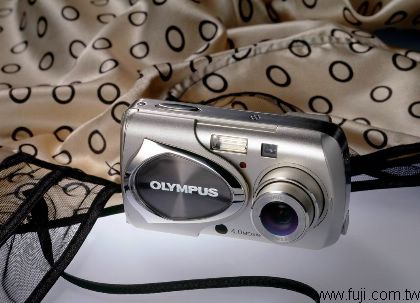 OLYMPUSU-410數位相機(數位蘋果網)