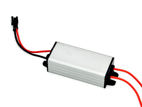20W鋁殼恆流LED專用電源供應器(6-10LEDs)(LL-20W-6-10)